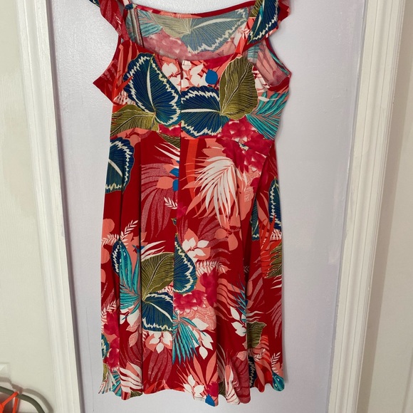 Red Dress - Picture 2 of 3